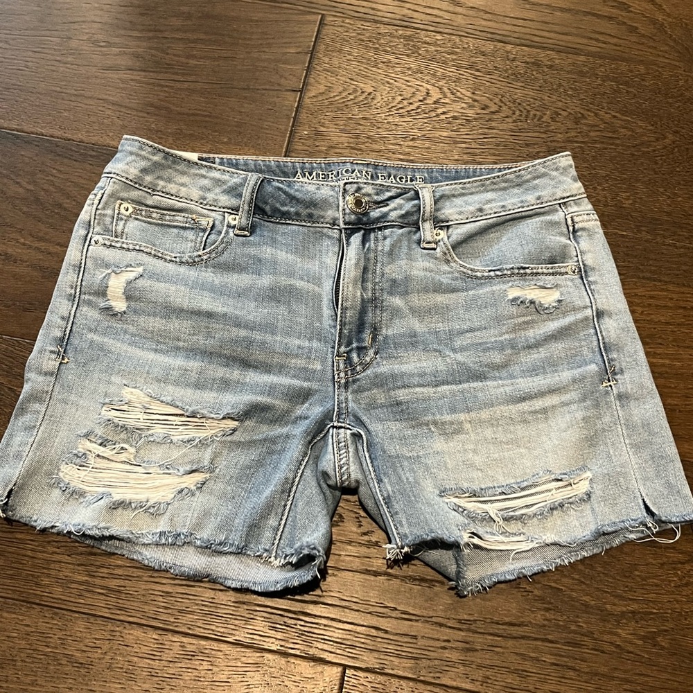 American Eagle Tomgirl shorts